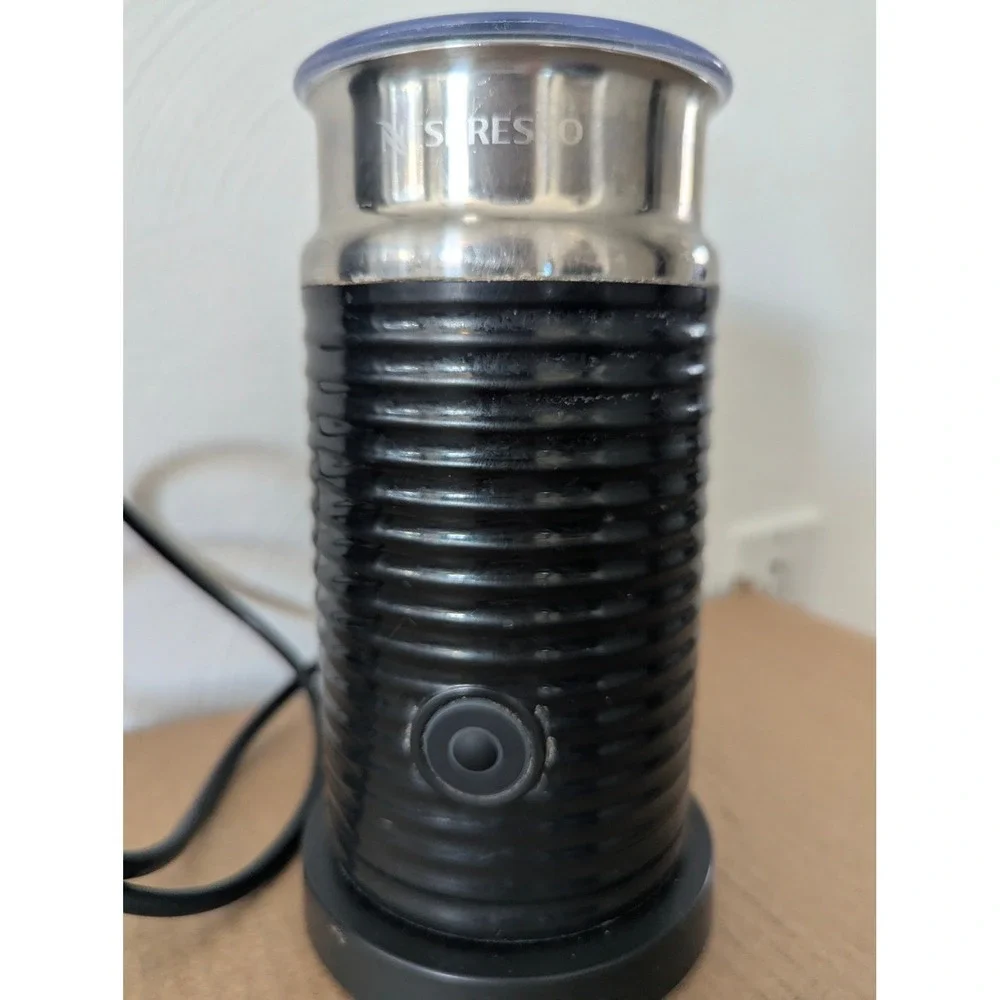 Nespresso Aeroccino 3 Milk Frother Black Electric Hot Cold Foam Maker Mod 3594